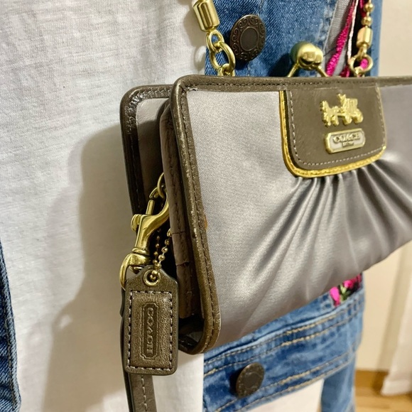 Coach wallet clutch bag. - Picture 3 of 15